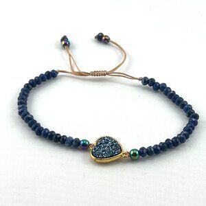 Blue Agate bead bracelet with Titanium Heart shaped Drusy centerpiece, NWOT